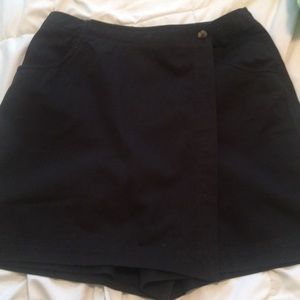 Black skort